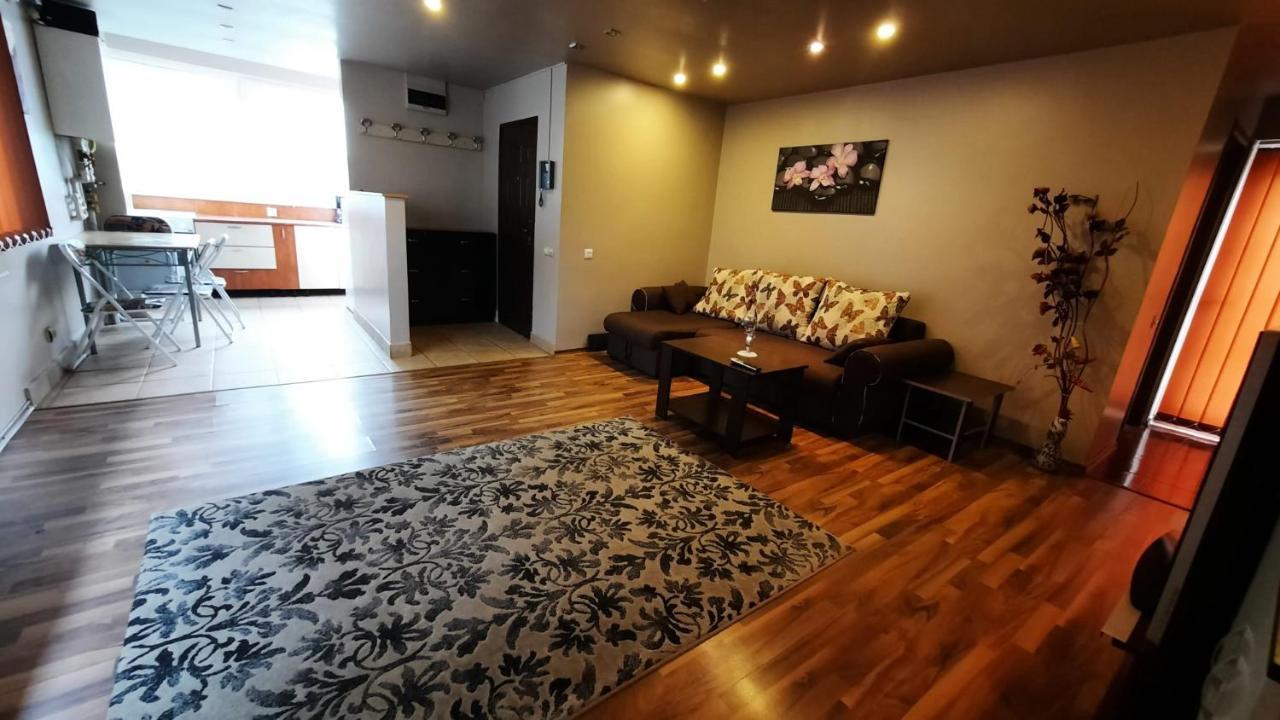 Apartament Laurentiu - Etaj.1 布加勒斯特 外观 照片