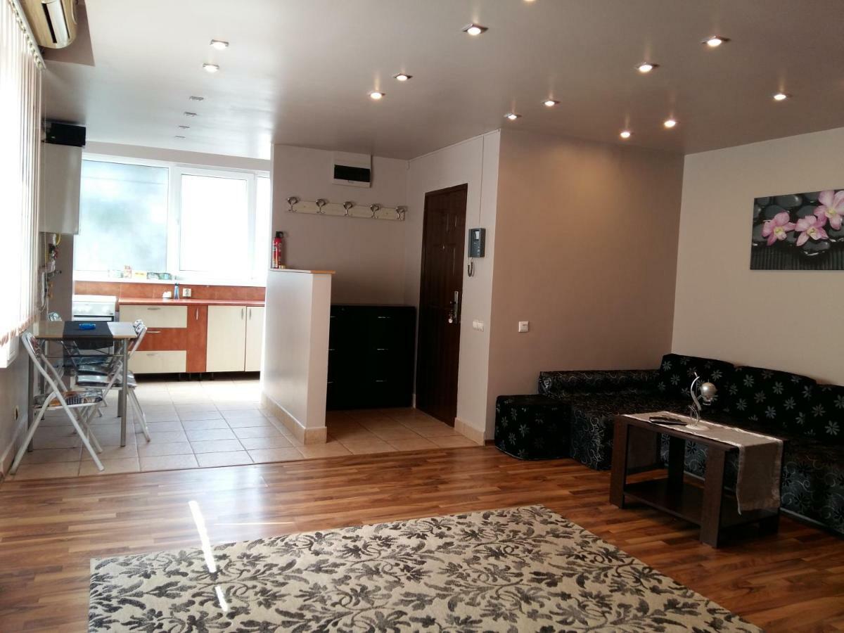 Apartament Laurentiu - Etaj.1 布加勒斯特 外观 照片